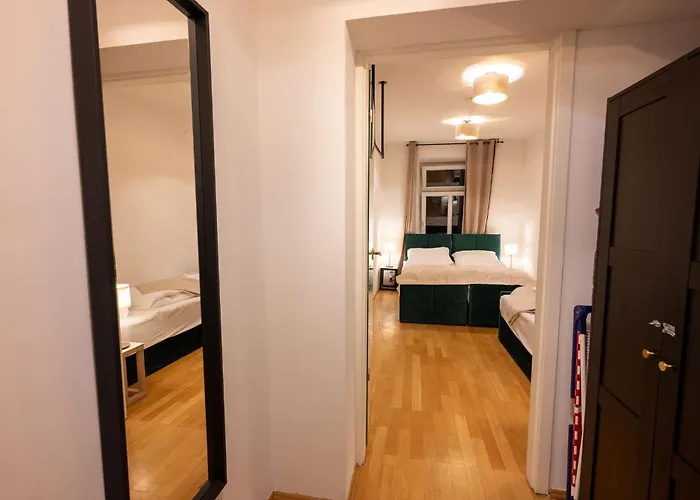 Large 110 Qm, 3 Bedrooms And Very 1-12 Guests Apartment Munich