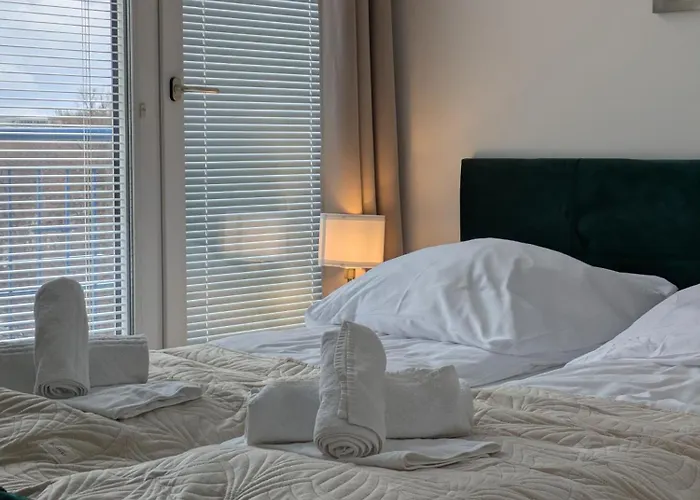 Apartment Large 110 Qm, 3 Bedrooms And Very 1-12 Guests