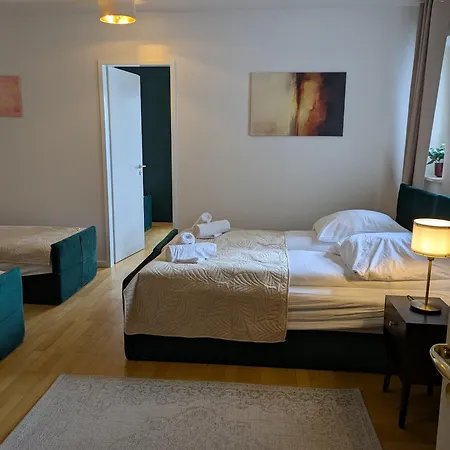 Large 110 Qm, 3 Bedrooms&very 1-12 Guests Apartment
