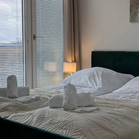 Appartement Large 110 Qm, 3 Bedrooms And Very 1-12 Guests