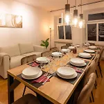 Large 110 Qm, 3 Bedrooms And Very 1-12 Guests * Munich