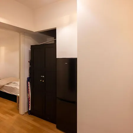 Apartment Large 110 Qm, 3 Bedrooms And Very 1-12 Guests Munich