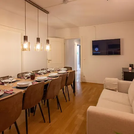 Large 110 Qm, 3 Bedrooms And Very 1-12 Guests