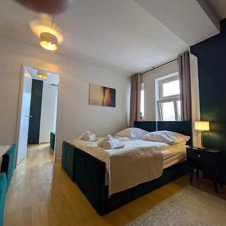 Large 110 Qm, 3 Bedrooms And Very 1-12 Guests Munich