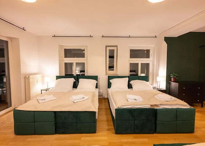 Apartment Large 110 Qm, 3 Bedrooms&very 1-12 Guests *
